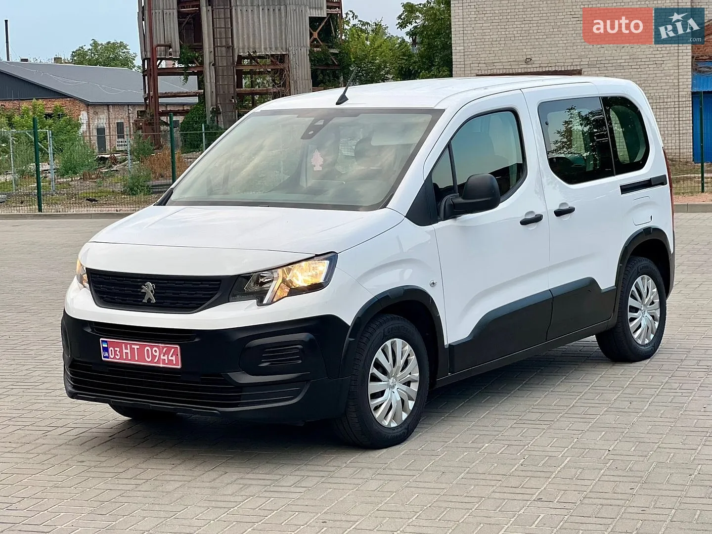 2020 Peugeot Rifter - мініатюра 32