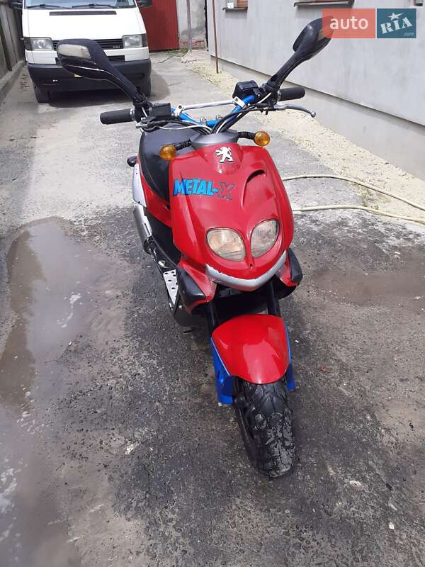 Макси-скутер Peugeot TKR 2011 в Кременце