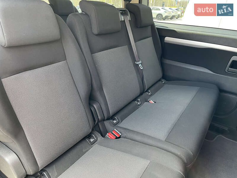 Минивэн Peugeot Traveller 2018 в 