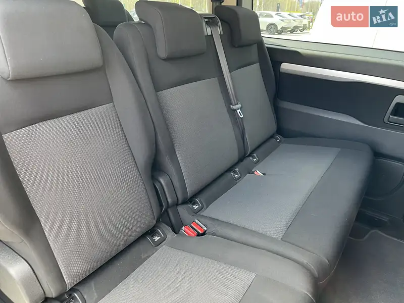 Минивэн Peugeot Traveller 2018 в 