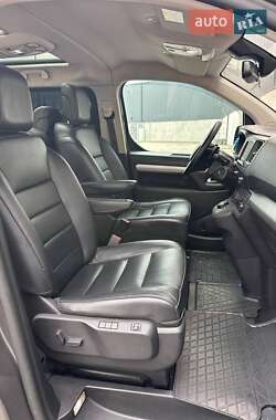 Минивэн Peugeot Traveller 2018 в 