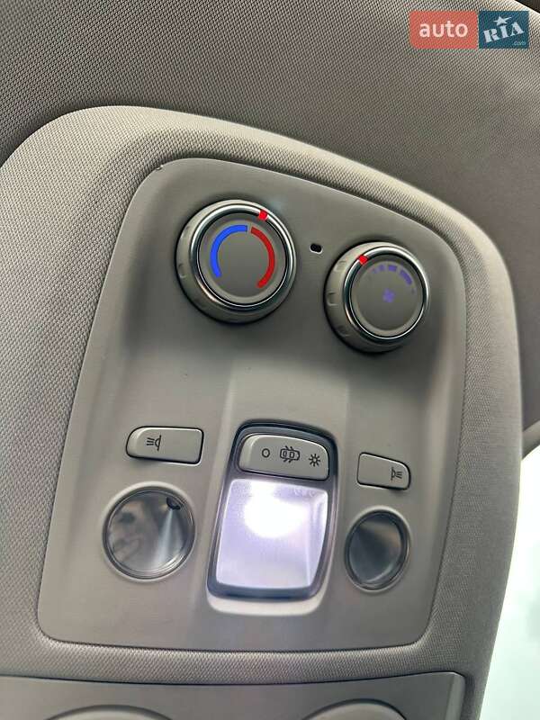 Минивэн Peugeot Traveller 2018 в Киеве