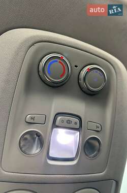 Минивэн Peugeot Traveller 2018 в 