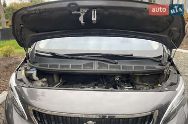 Минивэн Peugeot Traveller 2020 в 