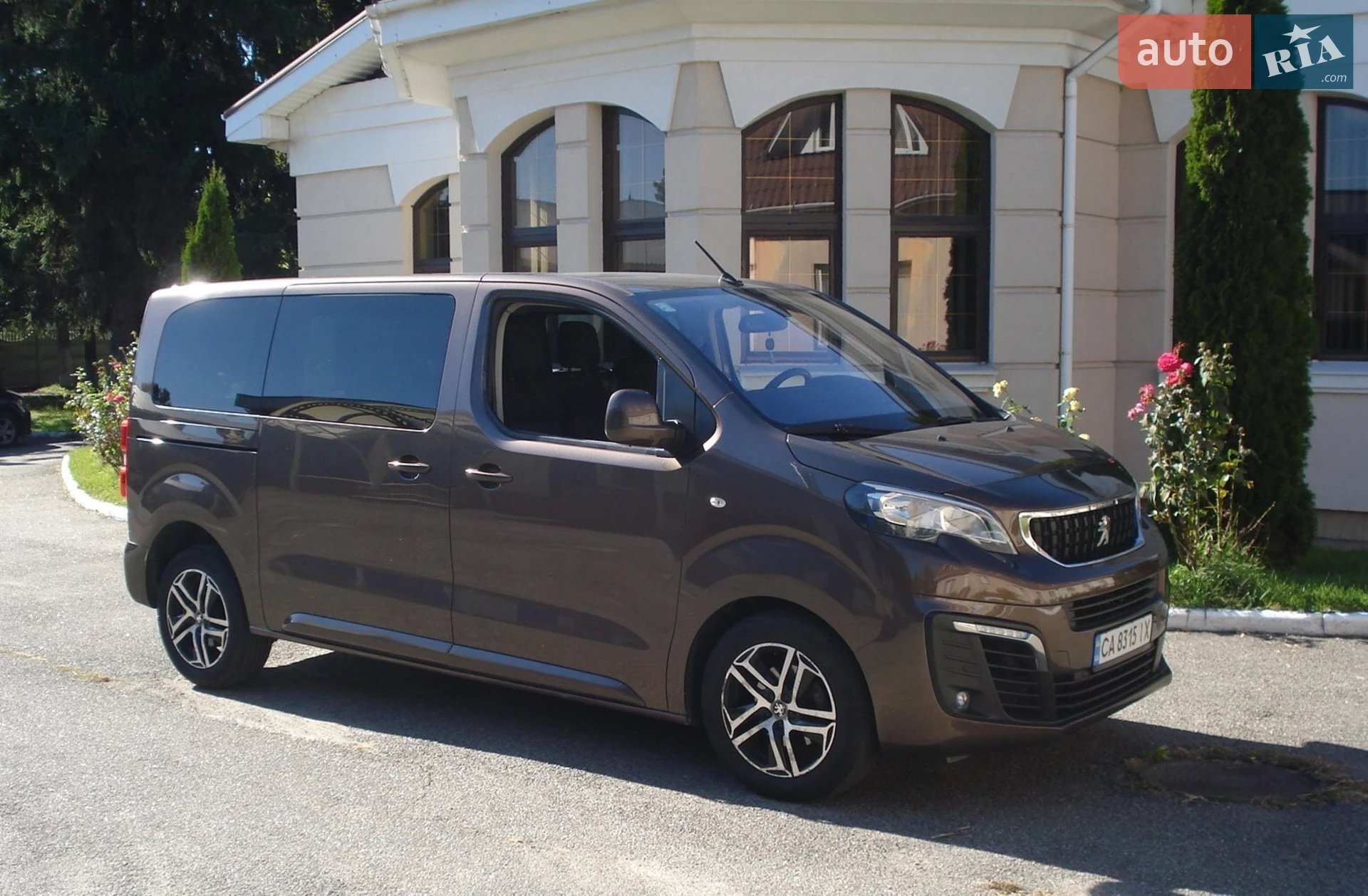 Peugeot Traveller 2017