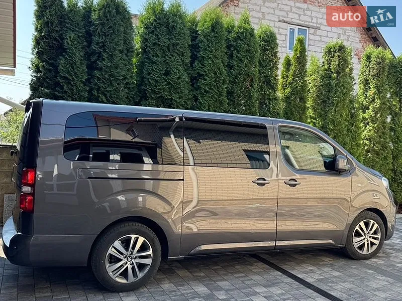 Peugeot Traveller 2018