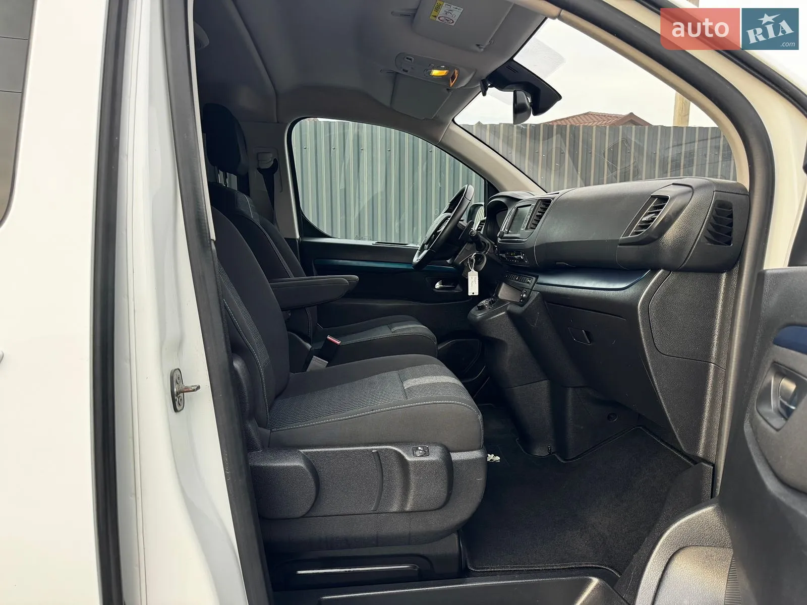 2020 Peugeot Traveller - мініатюра 22