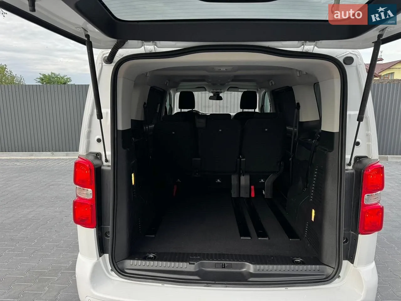 2020 Peugeot Traveller - мініатюра 44