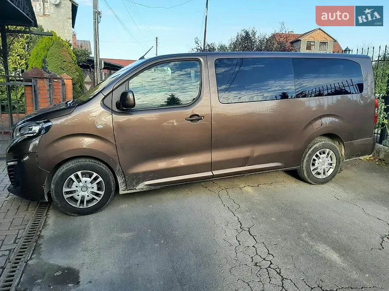 Peugeot Traveller