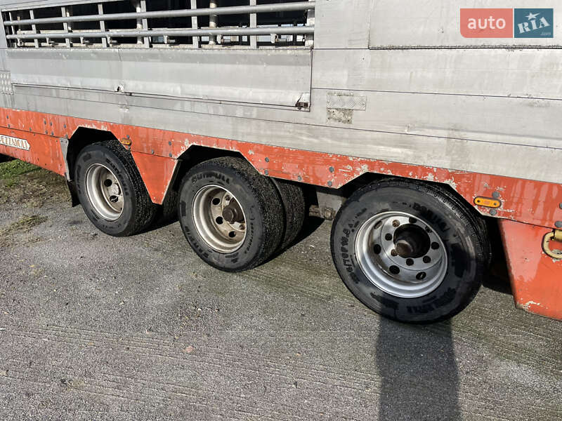 Для перевезення тварин - напівпричіп Pezzaioli SBA 2004 в Козятині фото 6 Для перевезення тварин - напівпричіп Pezzaioli SBA 2004 в Козятині