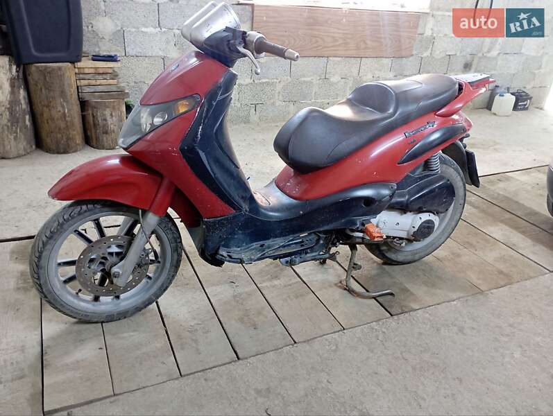 Мопеди Piaggio Beverly 2002 в Добромилі