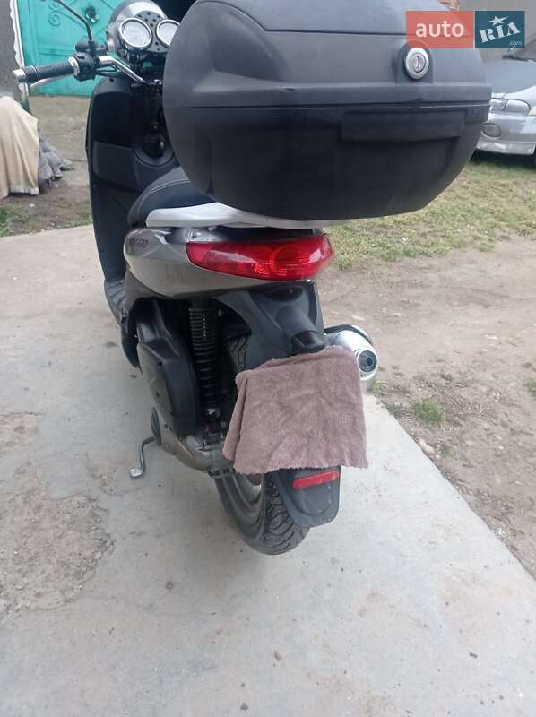 Скутер Piaggio Beverly 2011 в Черновцах фото 6 Скутер Piaggio Beverly 2011 в Черновцах