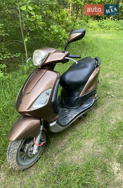 Скутер Piaggio FLY 2007 в Бродах