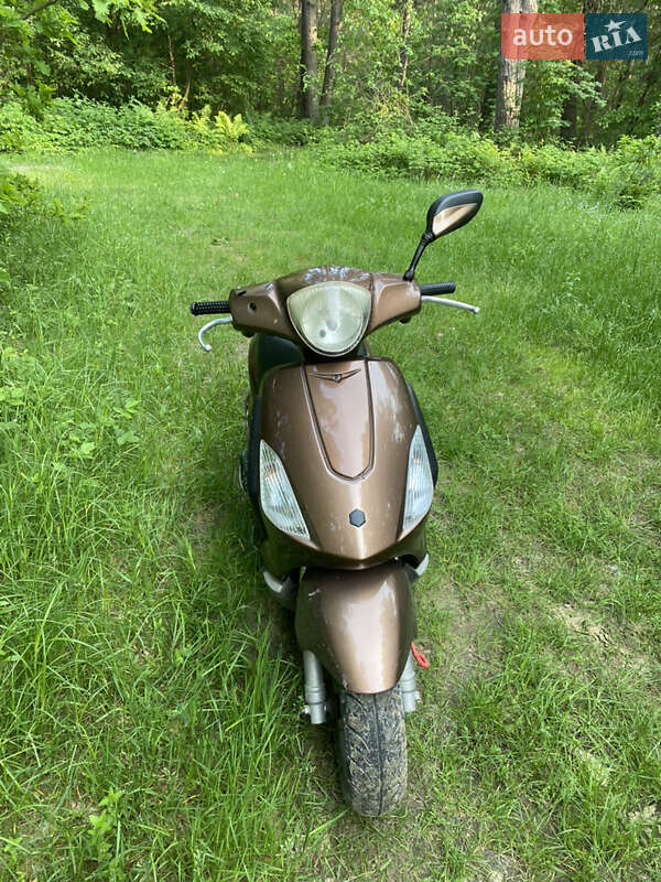 Скутер Piaggio FLY 2007 в Бродах