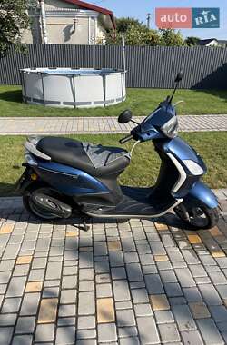 Скутер Piaggio FLY 2011 в Каменец-Подольском