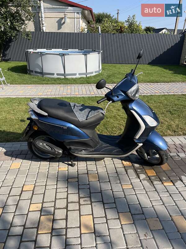 Скутер Piaggio FLY 2011 в 