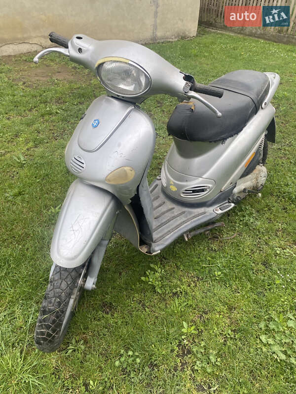 Максі-скутер Piaggio Liberty 2000 в Чернівцях