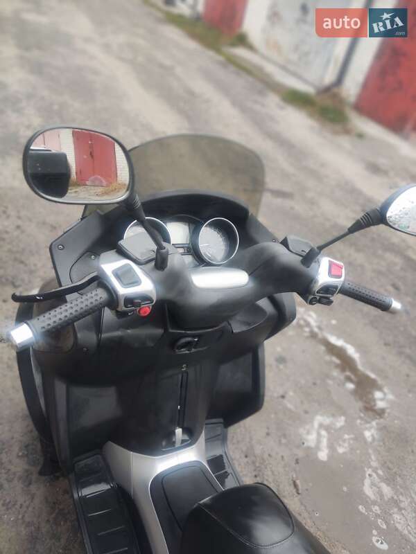 Вантажні моторолери, мотоцикли, скутери, мопеди Piaggio MP3 2007 в Києві фото 4 Вантажні моторолери, мотоцикли, скутери, мопеди Piaggio MP3 2007 в Києві