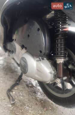 Вантажні моторолери, мотоцикли, скутери, мопеди Piaggio MP3 2007 в Києві фото 14 Вантажні моторолери, мотоцикли, скутери, мопеди Piaggio MP3 2007 в Києві