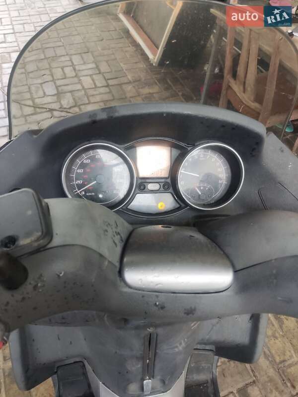 Вантажні моторолери, мотоцикли, скутери, мопеди Piaggio MP3 2007 в Києві фото 16 Вантажні моторолери, мотоцикли, скутери, мопеди Piaggio MP3 2007 в Києві