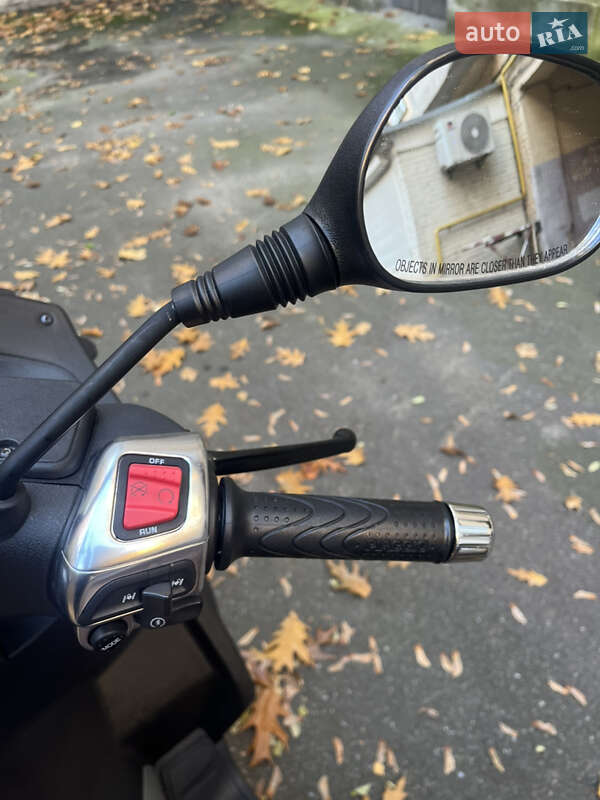 Максі-скутер Piaggio MP3 2014 в Києві фото 9 Максі-скутер Piaggio MP3 2014 в Києві
