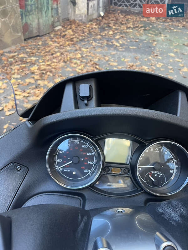 Максі-скутер Piaggio MP3 2014 в Києві фото 8 Максі-скутер Piaggio MP3 2014 в Києві