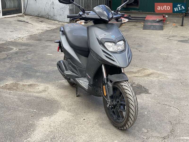 Скутер Piaggio Typhoon 2020 в Киеве фото Скутер Piaggio Typhoon 2020 в Киеве