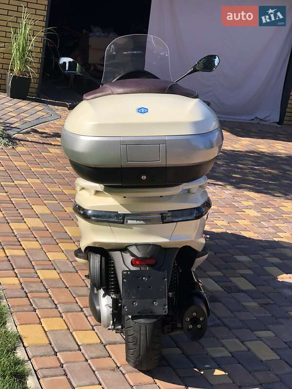 Макси-скутер Piaggio X10 2014 в Умани