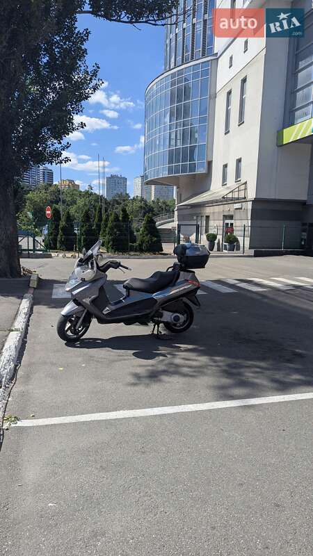 Макси-скутер Piaggio X8 2006 в Киеве