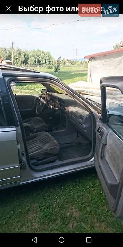 Седан Plymouth Acclaim 1990 в Мукачево