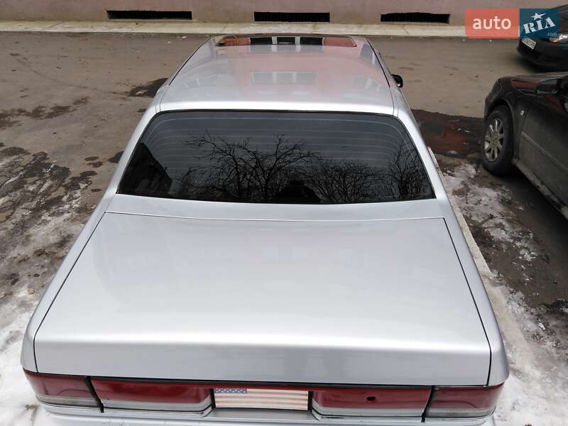 Седан Plymouth Acclaim 1990 в Мукачево