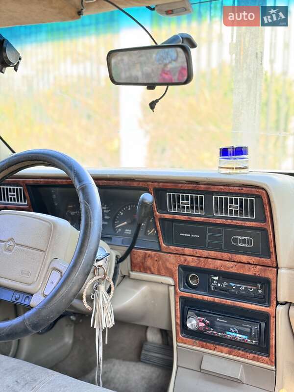 Седан Plymouth Acclaim 1992 в Одесі