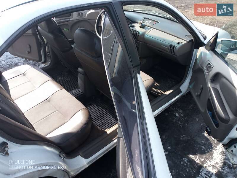 Седан Plymouth Neon 1996 в Першотравенске фото 8 Седан Plymouth Neon 1996 в Першотравенске