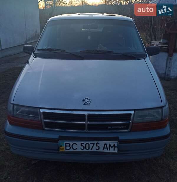 Минивэн Plymouth Voyager 1993 в 
