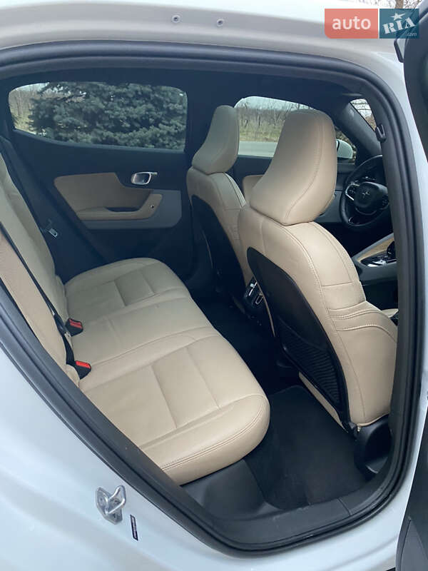 Седан Polestar 2 2020 в Львове