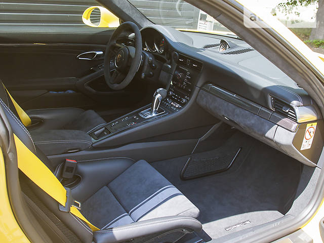 Купе Porsche 911 2017 в Дніпрі