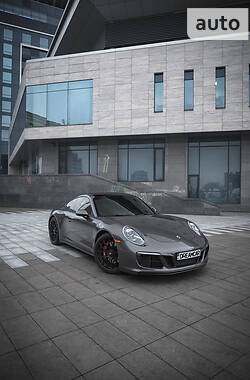 Купе Porsche 911 2017 в 