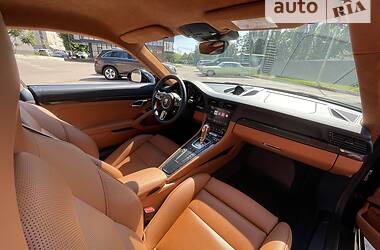 Купе Porsche 911 2016 в 