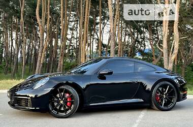 Купе Porsche 911 2021 в 