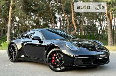 Купе Porsche 911 2021 в 
