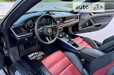 Купе Porsche 911 2021 в 