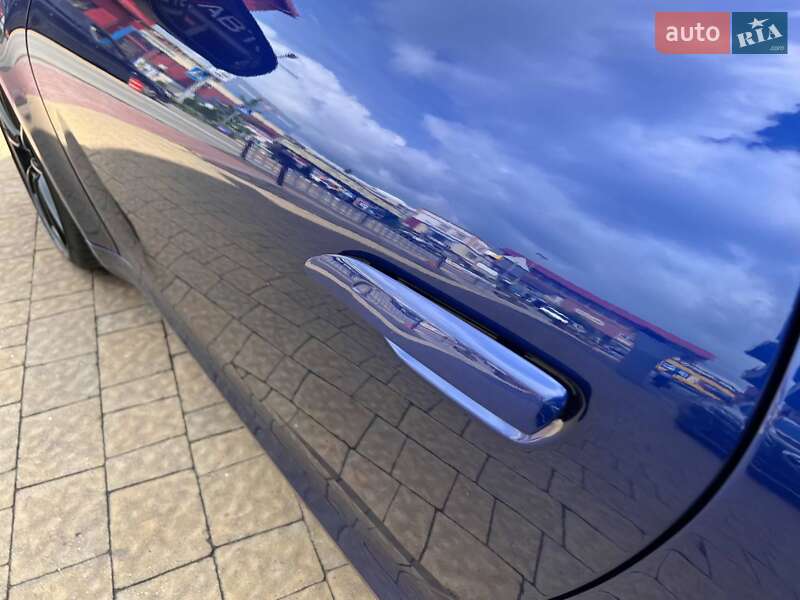 Купе Porsche 911 2022 в Львове