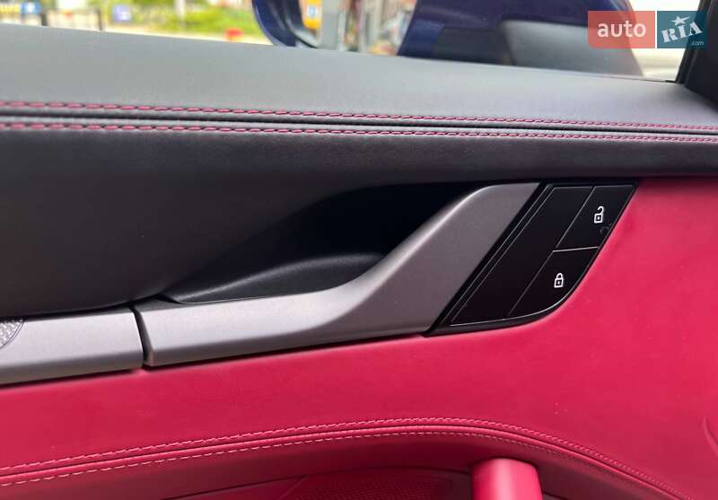Купе Porsche 911 2022 в Львове