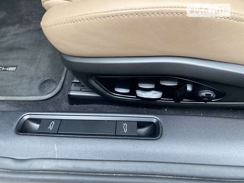 Купе Porsche 911 2019 в Києві