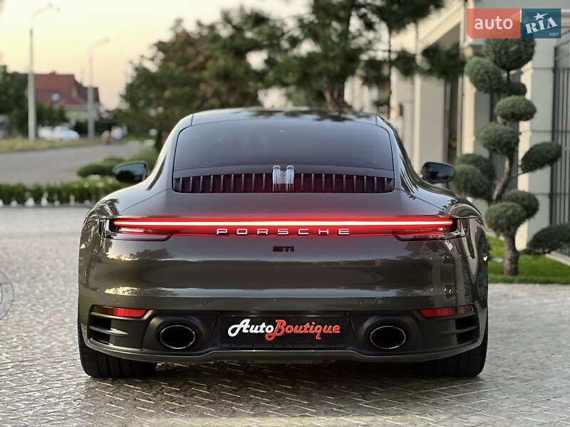 Купе Porsche 911 2019 в 