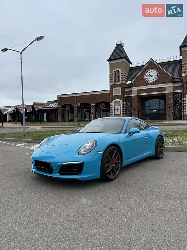 Купе Porsche 911 2016 в 
