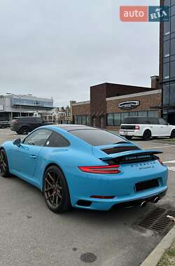 Купе Porsche 911 2016 в 