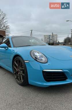 Купе Porsche 911 2016 в 