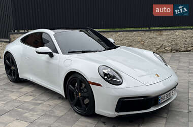 Купе Porsche 911 2020 в 