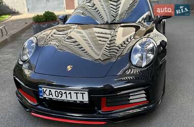 Купе Porsche 911 2020 в 